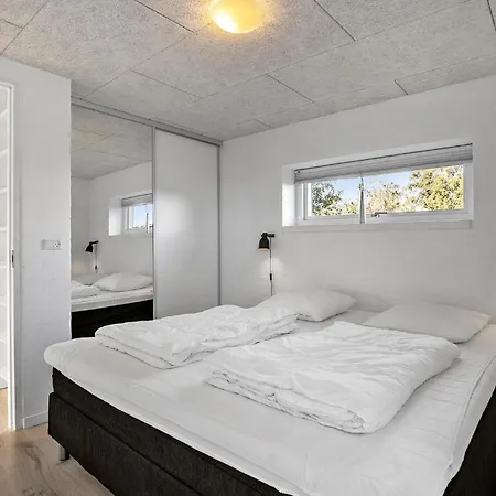 3 Bedroom Gorgeous In Feriehus